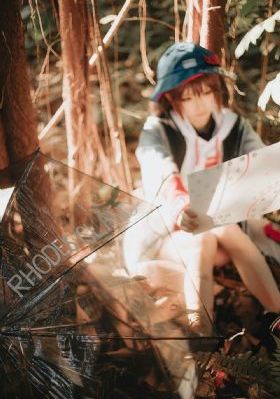 红衣小女孩